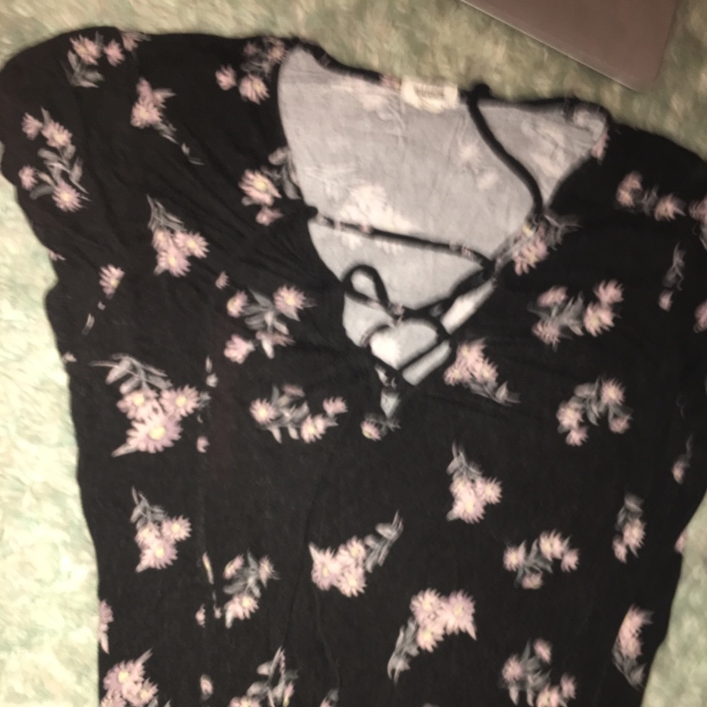 Cute floral shirt with strings in the front
